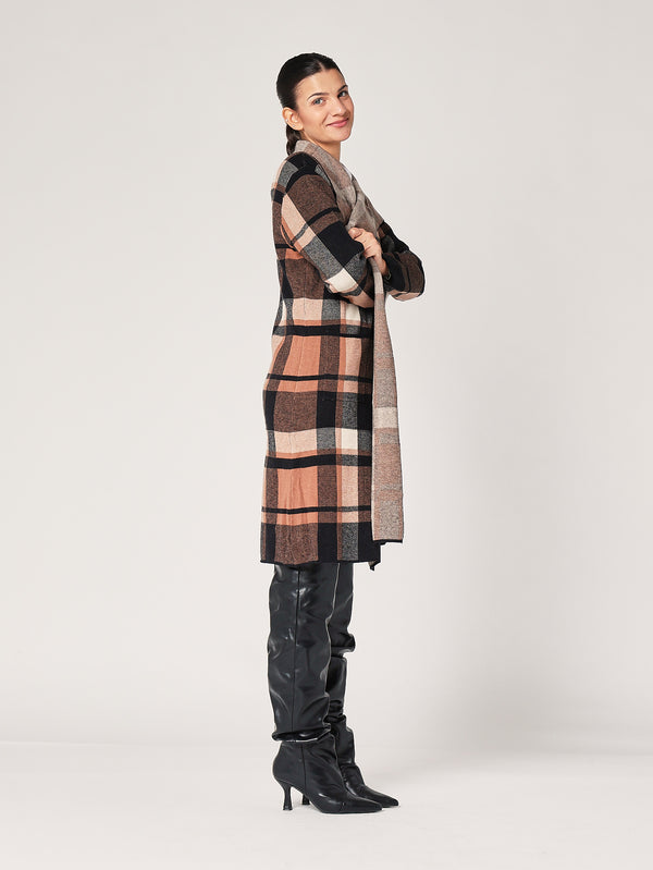 karierte Strickjacke