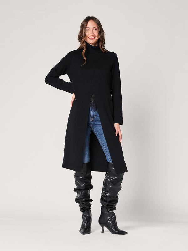 Langer Pullover mit Schlitz