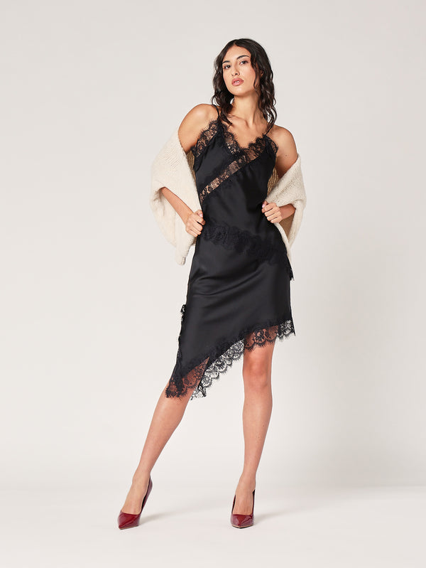 Satinrock mit Spitze