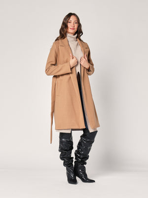 Cappotto con cintura