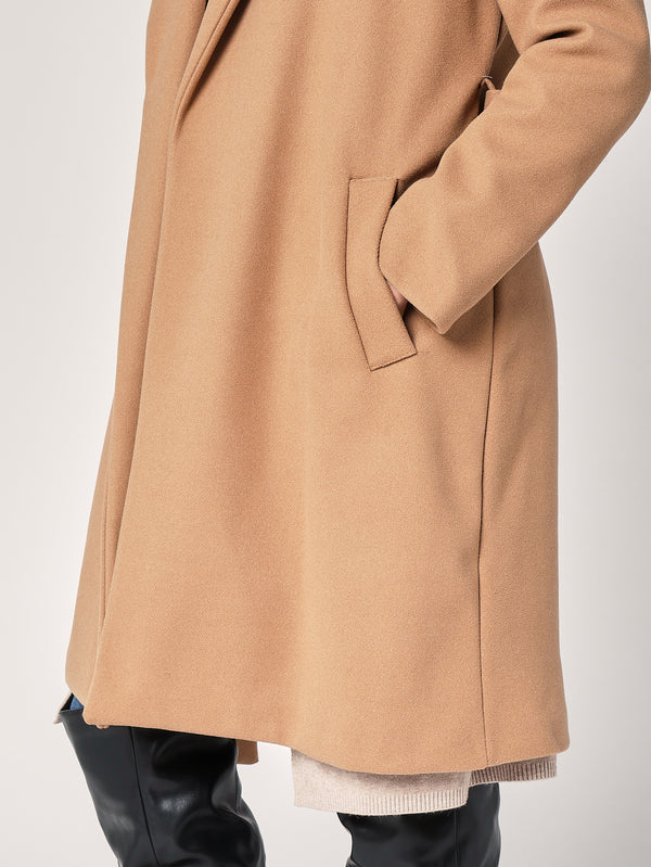 Cappotto con cintura