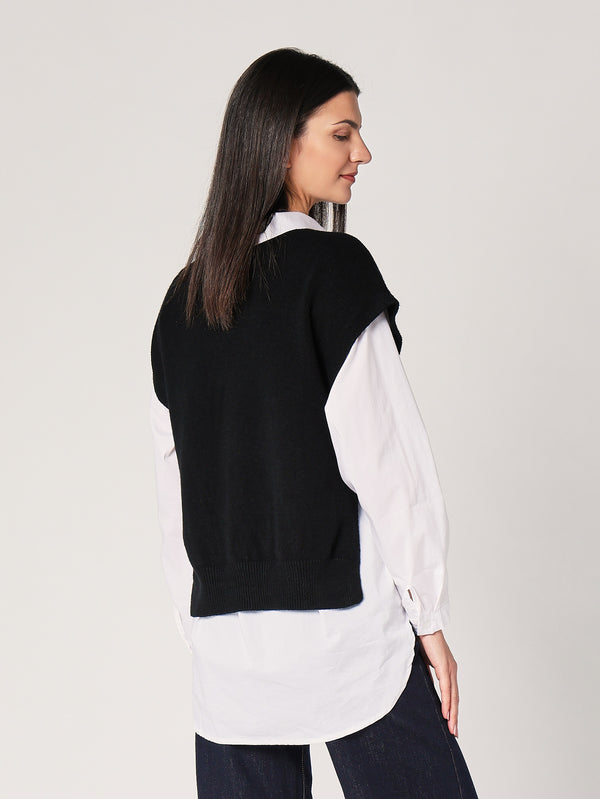 Gilet con bottoni a lato