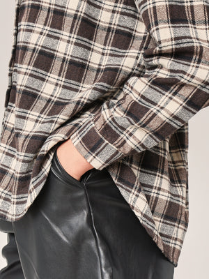 kariertes Flanellhemd