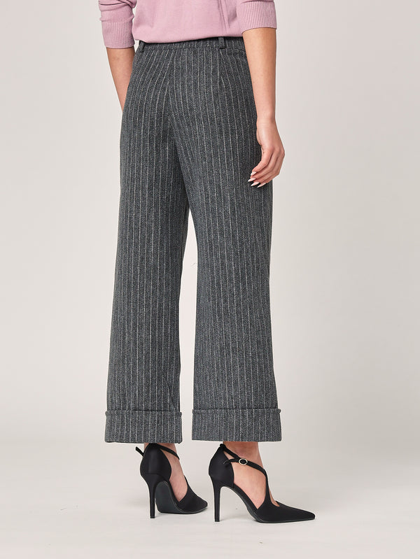 Pantalone a righe con risvolto