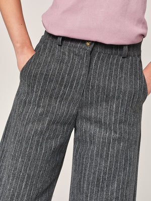 Pantalone a righe con risvolto