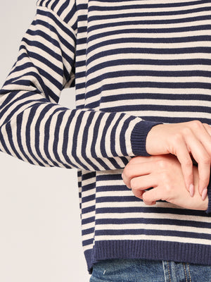 Gestreifter Pullover