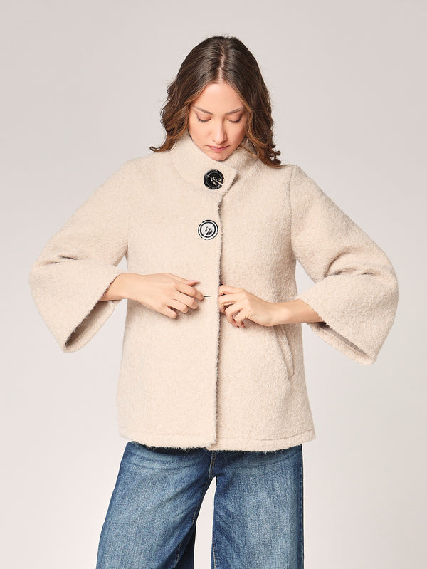 Cappotto corto con bottoni