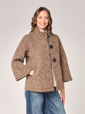 Kurzer Mantel mit Knöpfen