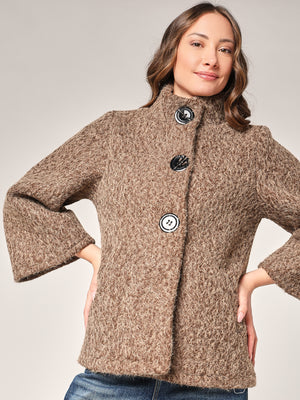 Kurzer Mantel mit Knöpfen