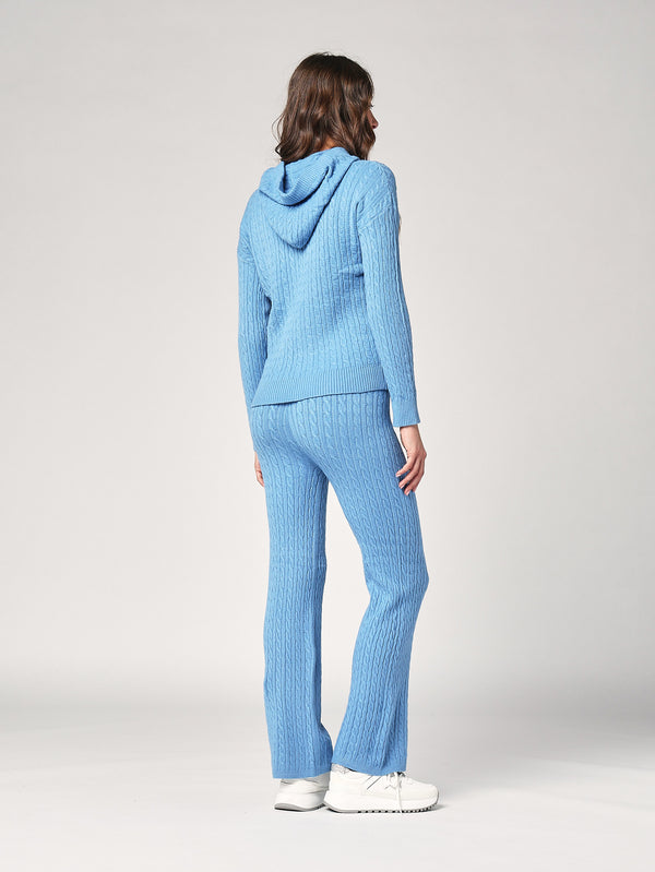 Komplett mit Zöpfen