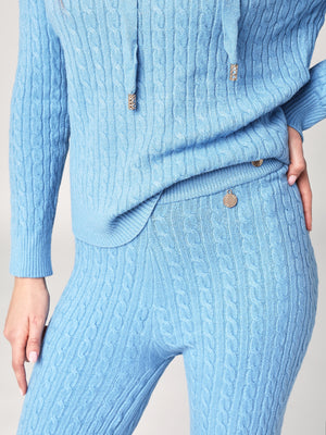 Komplett mit Zöpfen