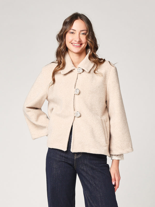 Kurzer Mantel mit 3 Knöpfen