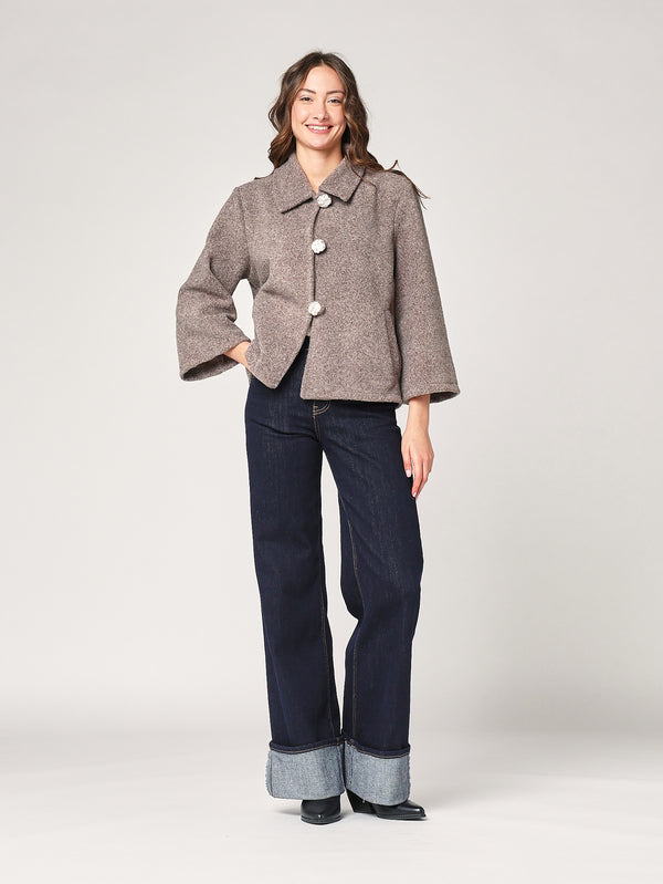 Kurzer Mantel mit 3 Knöpfen