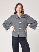 Kurzer Mantel mit 3 Knöpfen