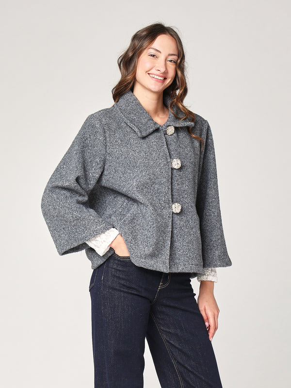 Kurzer Mantel mit 3 Knöpfen