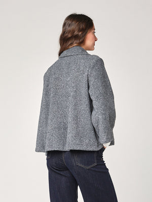 Kurzer Mantel mit 3 Knöpfen