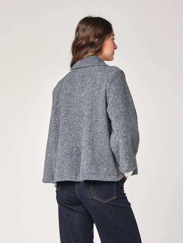 Kurzer Mantel mit 3 Knöpfen