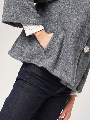 Kurzer Mantel mit 3 Knöpfen