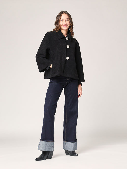 Cappotto corto con tre bottoni