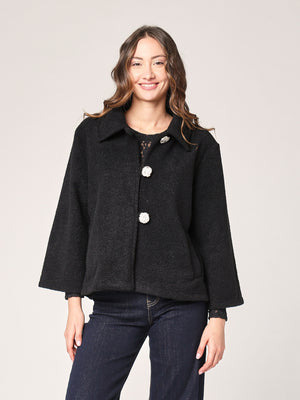 Kurzer Mantel mit 3 Knöpfen