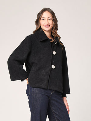 Kurzer Mantel mit 3 Knöpfen