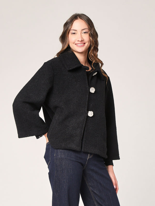 Kurzer Mantel mit 3 Knöpfen