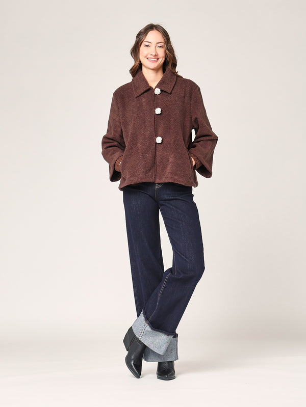 Kurzer Mantel mit 3 Knöpfen