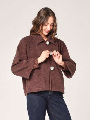 Kurzer Mantel mit 3 Knöpfen