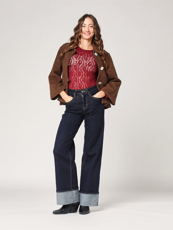 Kurzer Mantel mit 3 Knöpfen