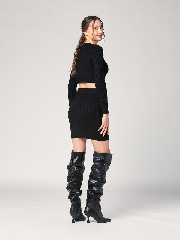 Completo golfino e gonna trecce