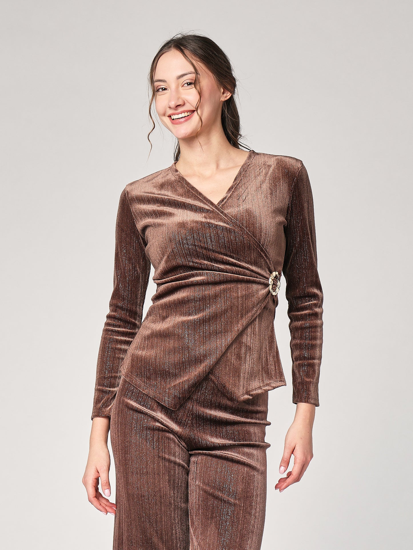 Maglia righe lurex e gioiello