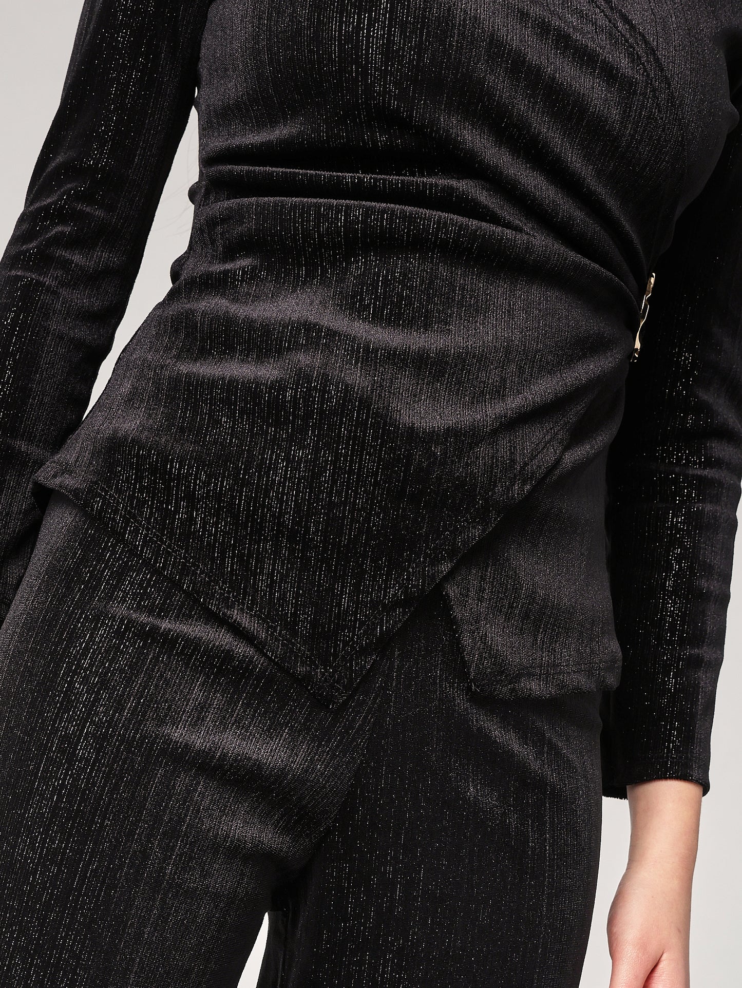 Maglia righe lurex e gioiello