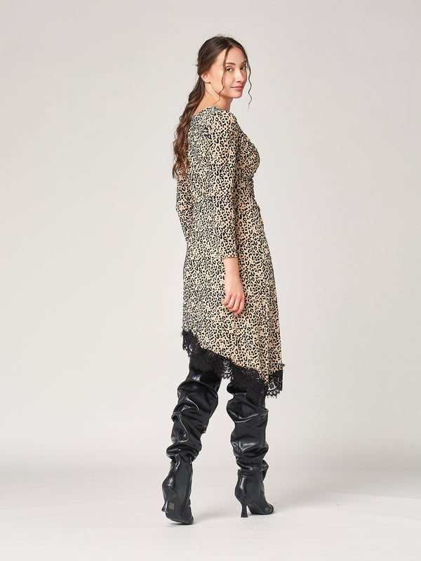 Abito lepoardato con punta