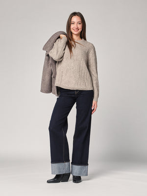 Maglia girocollo con trecce