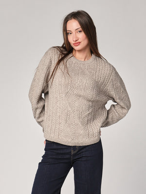 Maglia girocollo con trecce