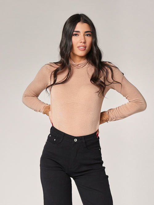 Dolcevita cashmere con pizzo