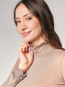 Dolcevita cashmere con pizzo