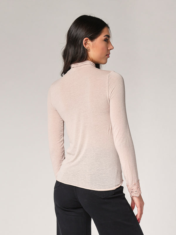 Dolcevita cashmere con pizzo