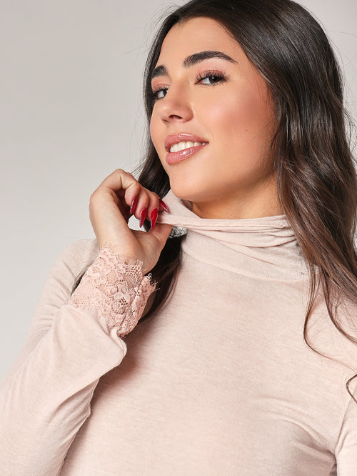 Dolcevita cashmere con pizzo