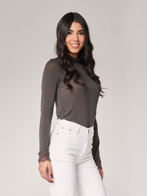 Dolcevita cashmere con pizzo