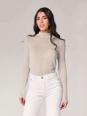 Dolcevita cashmere con pizzo