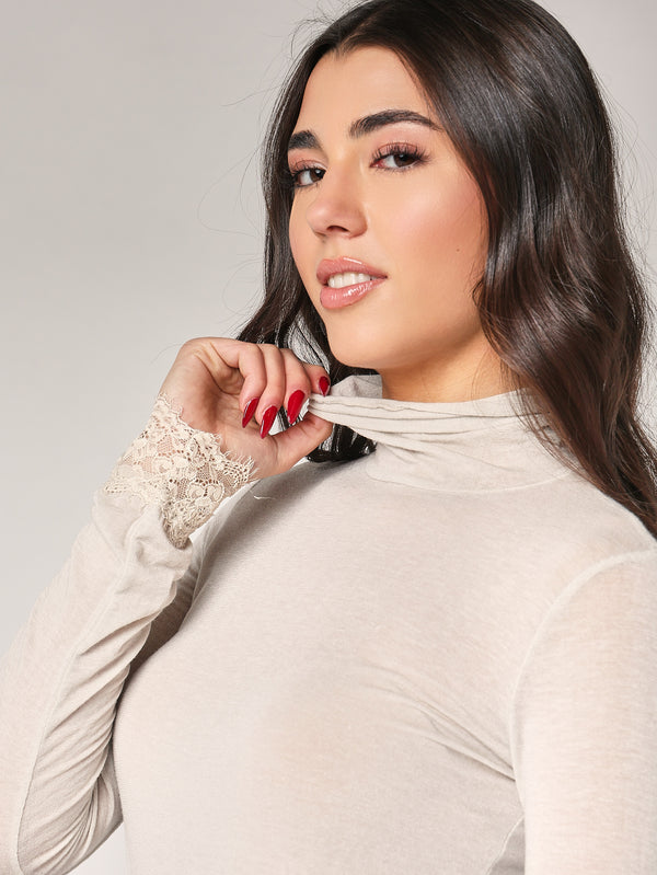 Dolcevita cashmere con pizzo