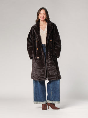 Pelliccia doppiopetto lunga