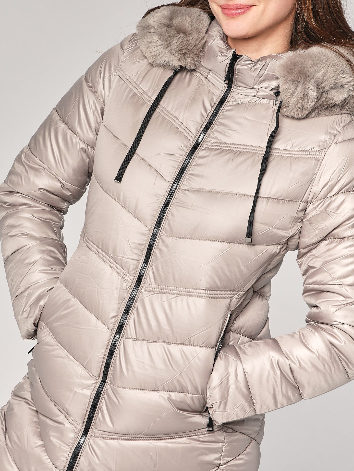 Piumino con cappuccio