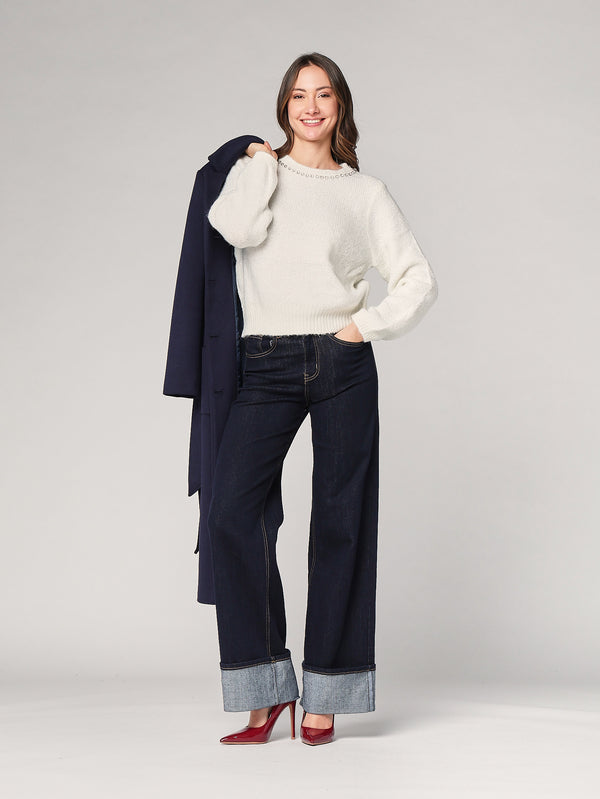 Maglia con paillettes e applicazioni