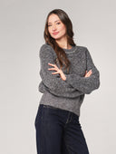 Maglia con paillettes e applicazioni