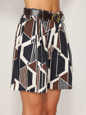 Shorts in fantasia geometrica