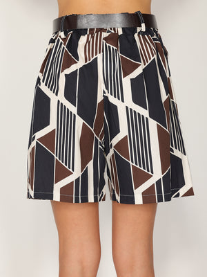 Shorts in fantasia geometrica