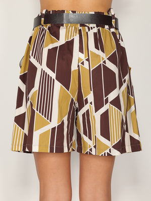 Shorts in fantasia geometrica