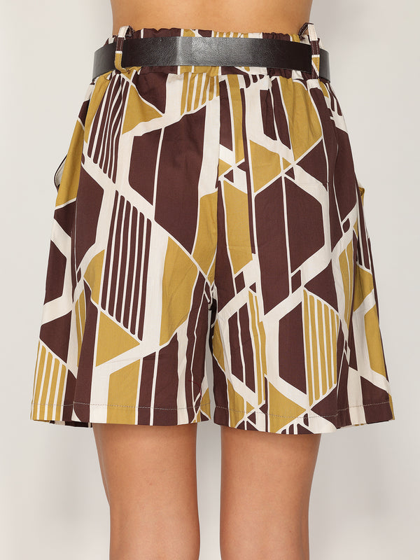 Shorts in fantasia geometrica